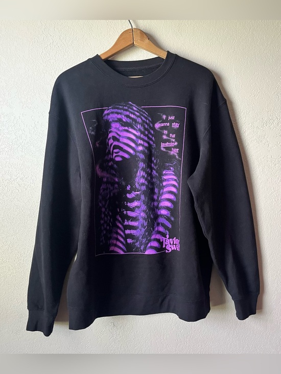 Tops - Taylor Swift Eras Tour Lavender Haze Crewneck